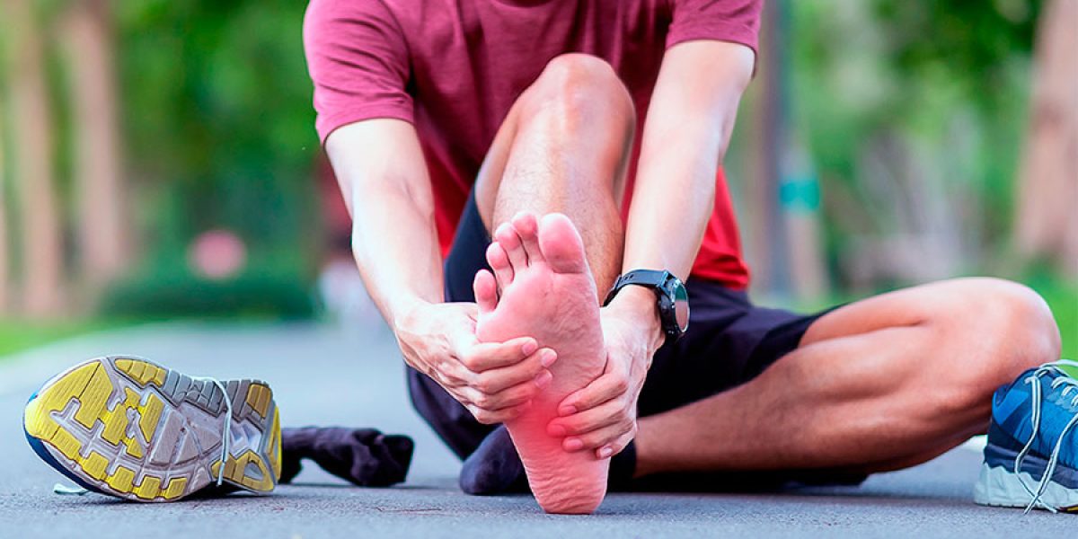 Cómo aliviar el dolor y seguir entrenando con Fascitis Plantar